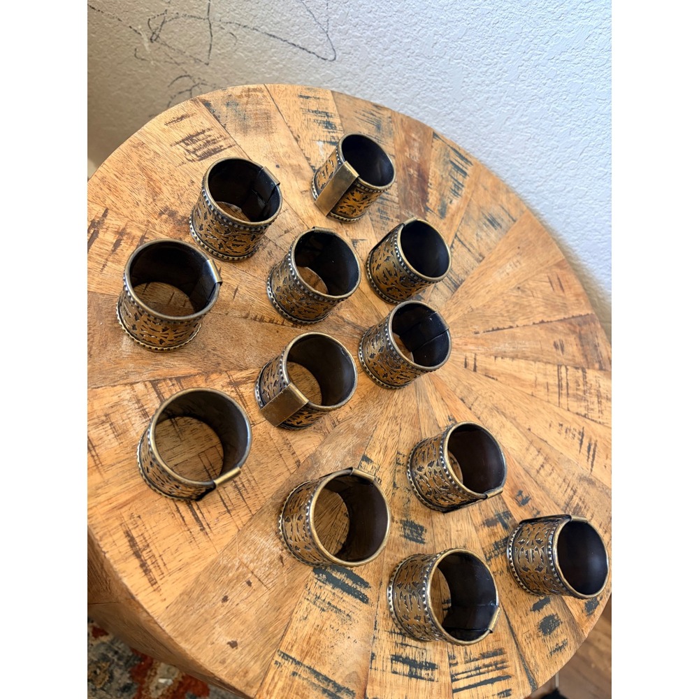 Vintage Brass Napkin Rings Set of 12 Cutout Leaf Pattern Antique Gold Finish - Picture 3 of 7